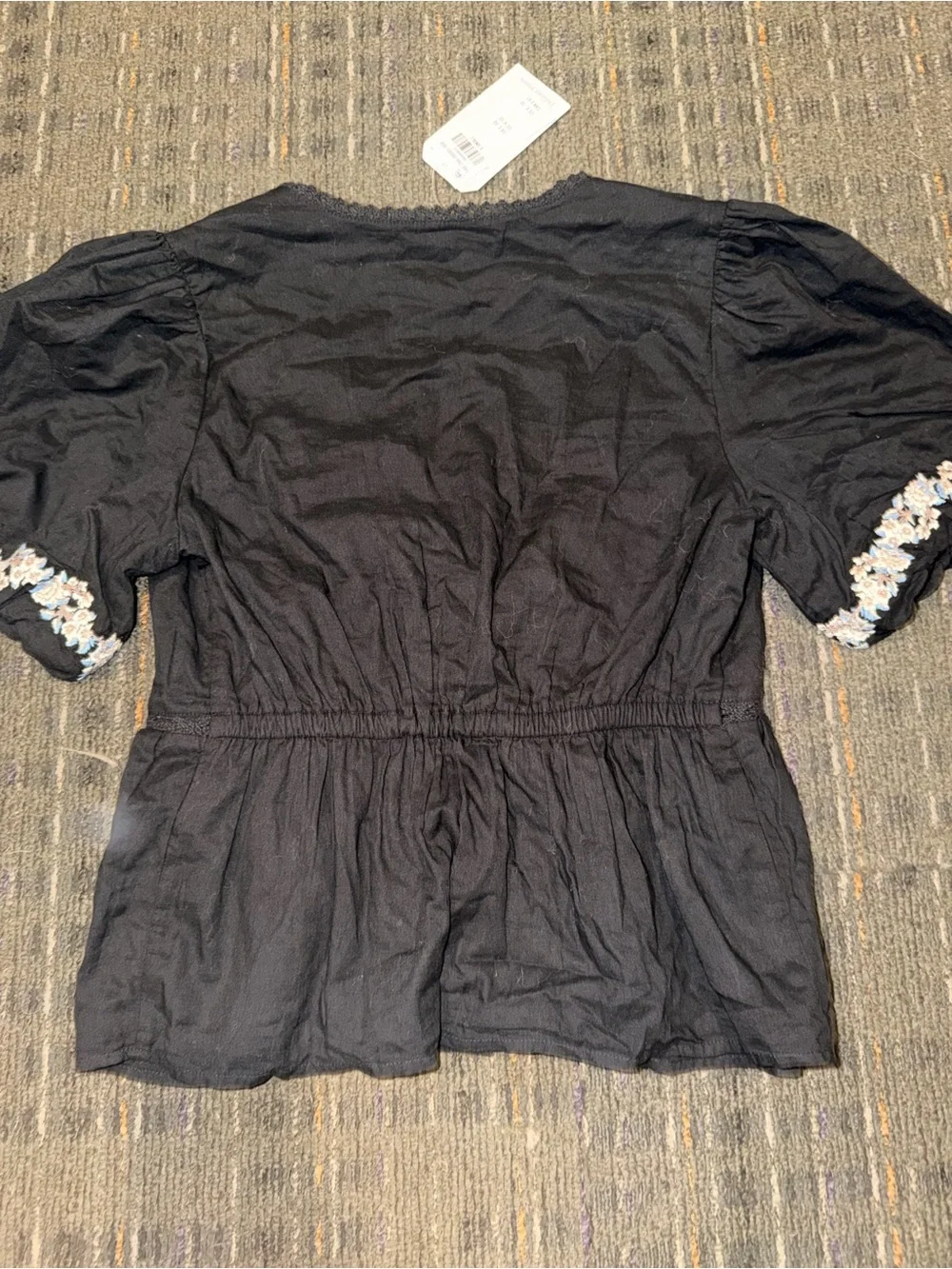 Abercrombie & Fitch Black V-Neck Puff Sleeve Embroidered Top